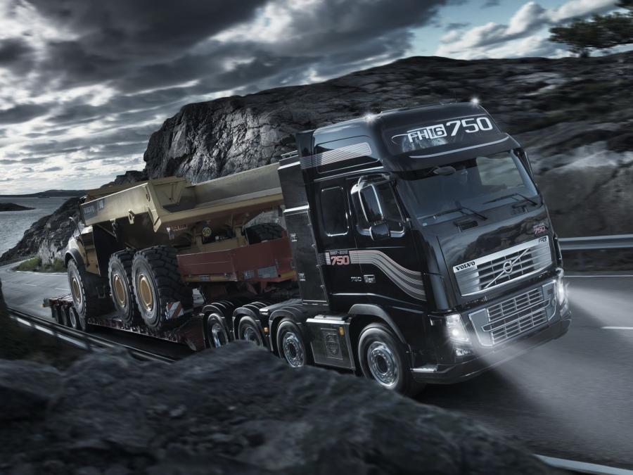  Volvo FH16 750 8x4 2011 года  (фото 8 из 12)